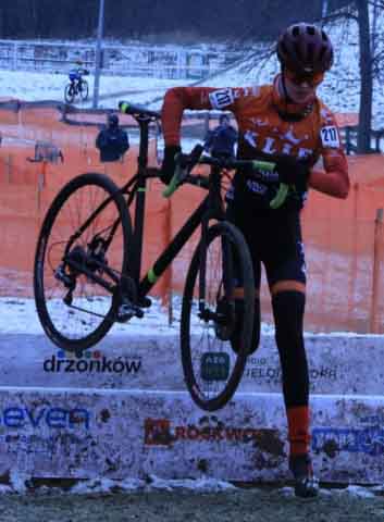 Zawody w kolarstwie przełajowym "Po trasie mistrzostw Polski" w Drzonkowie
