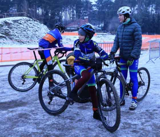 Zawody w kolarstwie przełajowym "Po trasie mistrzostw Polski" w Drzonkowie