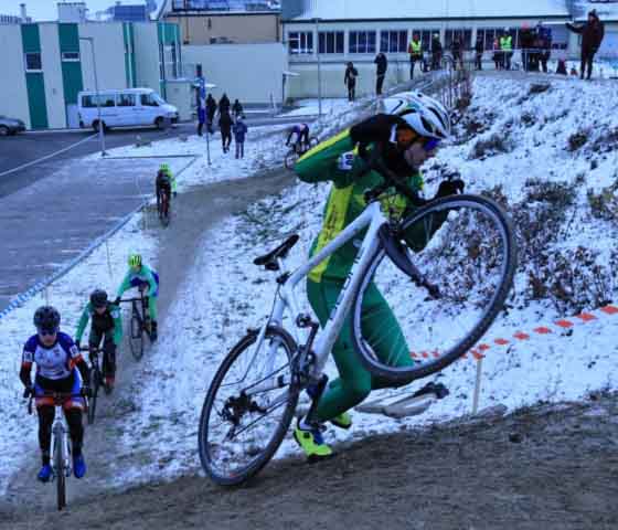 Zawody w kolarstwie przełajowym "Po trasie mistrzostw Polski" w Drzonkowie