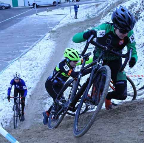 Zawody w kolarstwie przełajowym "Po trasie mistrzostw Polski" w Drzonkowie