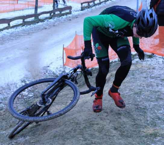Zawody w kolarstwie przełajowym "Po trasie mistrzostw Polski" w Drzonkowie