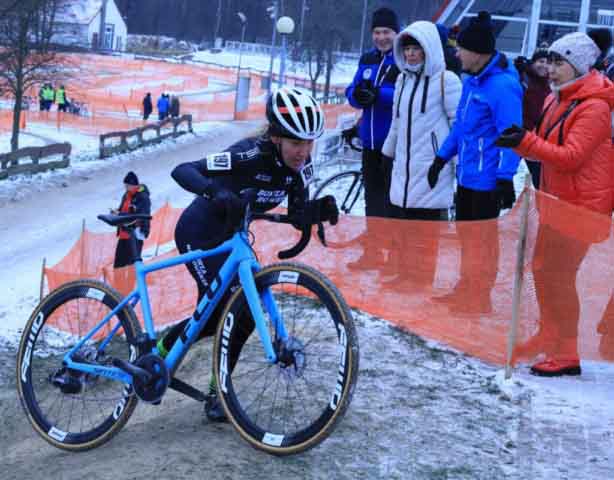 Zawody w kolarstwie przełajowym "Po trasie mistrzostw Polski" w Drzonkowie