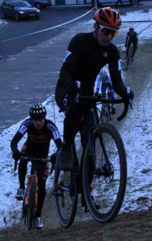 Zawody w kolarstwie przełajowym "Po trasie mistrzostw Polski" w Drzonkowie