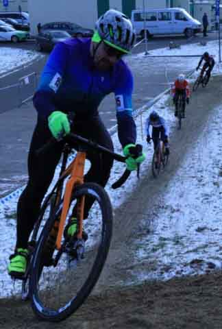Zawody w kolarstwie przełajowym "Po trasie mistrzostw Polski" w Drzonkowie