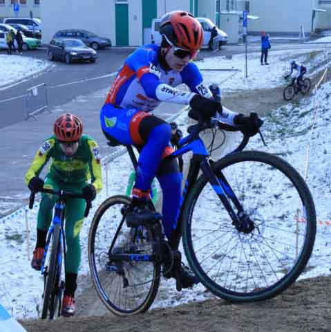 Zawody w kolarstwie przełajowym "Po trasie mistrzostw Polski" w Drzonkowie