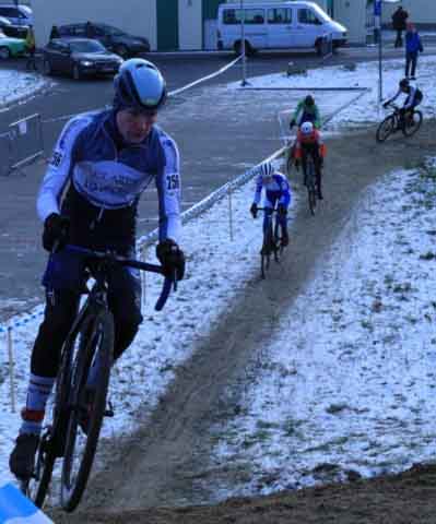 Zawody w kolarstwie przełajowym "Po trasie mistrzostw Polski" w Drzonkowie