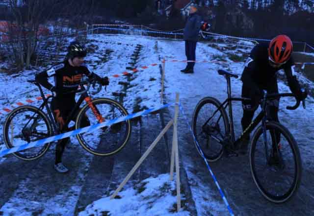 Zawody w kolarstwie przełajowym "Po trasie mistrzostw Polski" w Drzonkowie