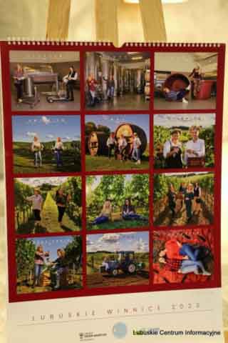 Prezentacja kalendarza charytatywnego z winiarkami Prezentacja kalendarza charytatywnego z winiarkami