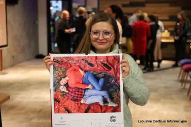 IMG_1637 Prezentacja kalendarza charytatywnego z winiarkami