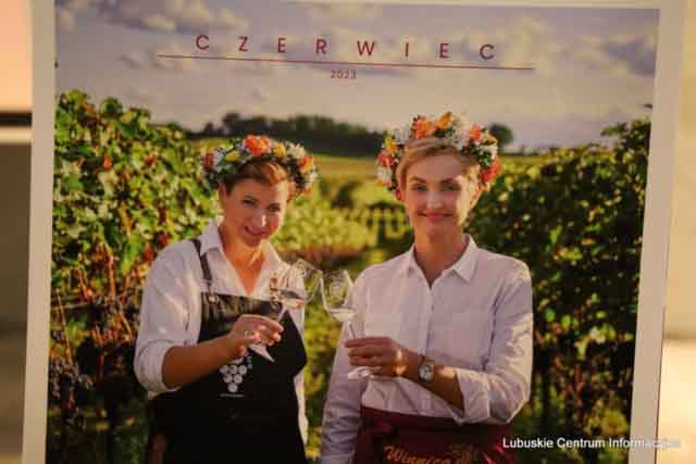 IMG_1652 Prezentacja kalendarza charytatywnego z winiarkami