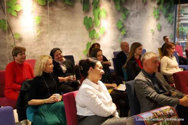 IMG_1657 Prezentacja kalendarza charytatywnego z winiarkami