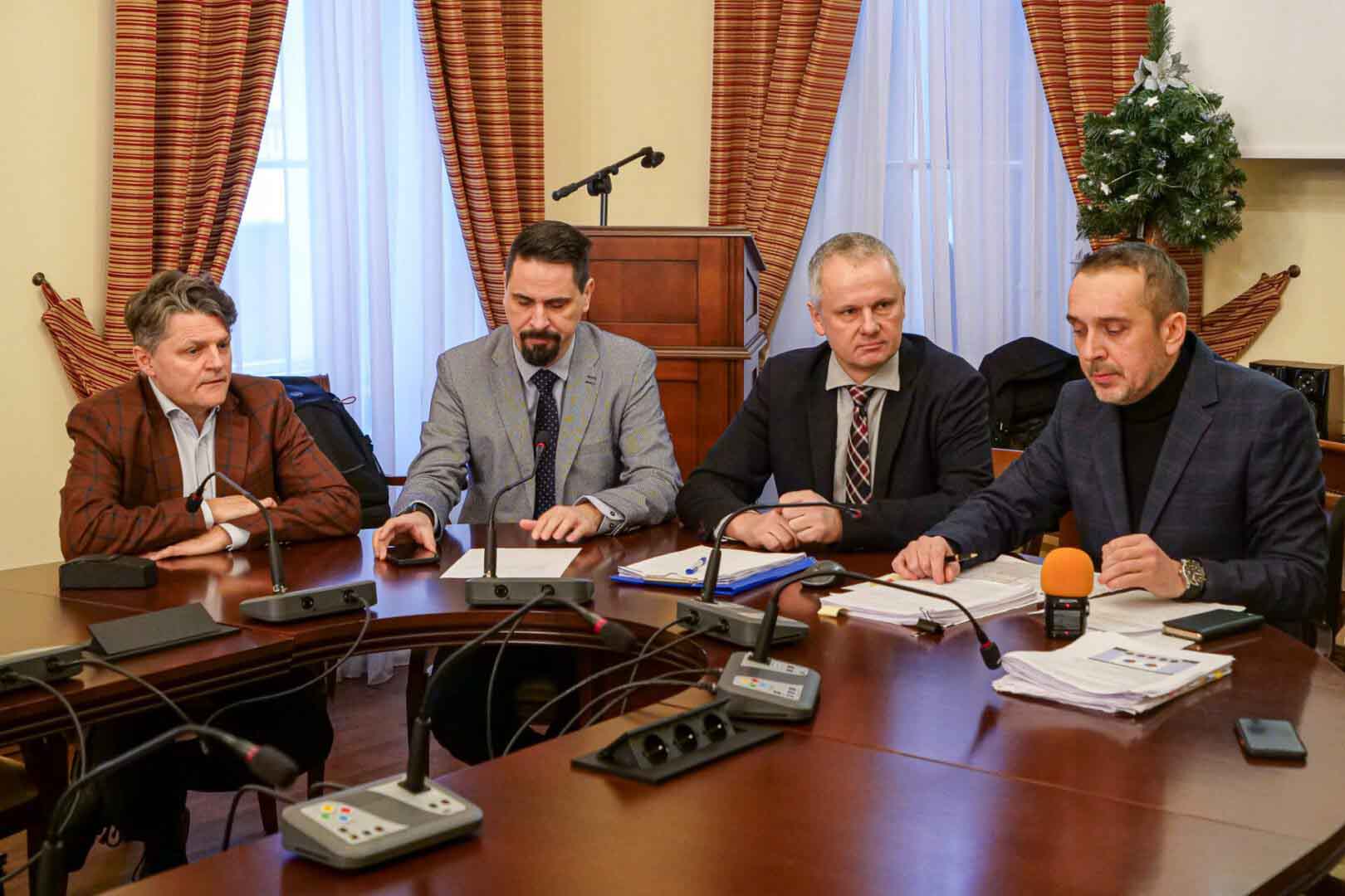   Zielonogórscy radni Platformy Obywatelskiej  Nie czas na gigantomanię WIDEO