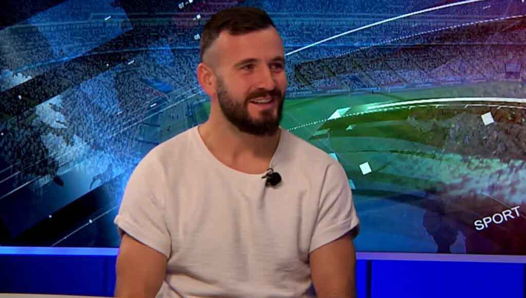 Mężczyzna w koszulce