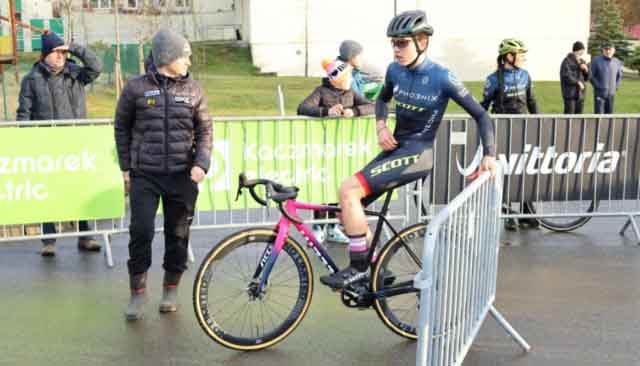 Mistrzostwa Polski w kolarstwie przełajowym w Drzonkowie - sztafeta mieszana