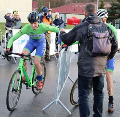 Mistrzostwa Polski w kolarstwie przełajowym w Drzonkowie - sztafeta mieszana