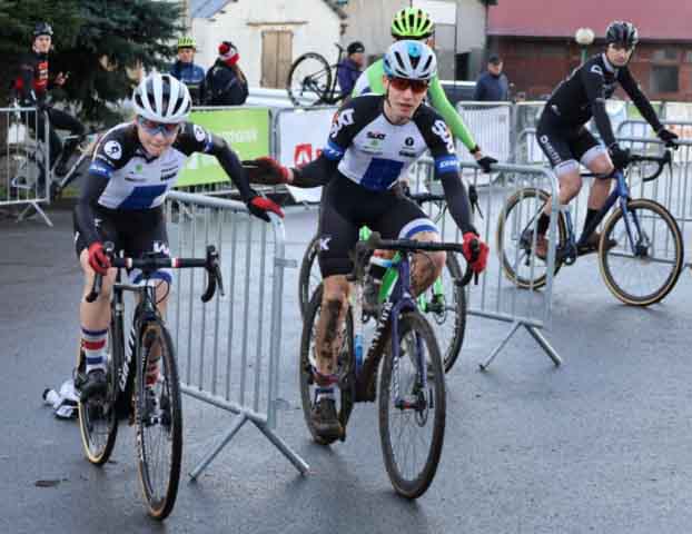 Mistrzostwa Polski w kolarstwie przełajowym w Drzonkowie - sztafeta mieszana