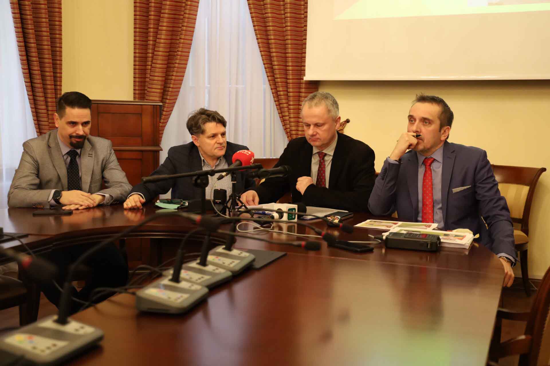 IMG_1982 Radni PO Miasto jest na równi pochyłej ale prezydent to ignoruje WIDEO