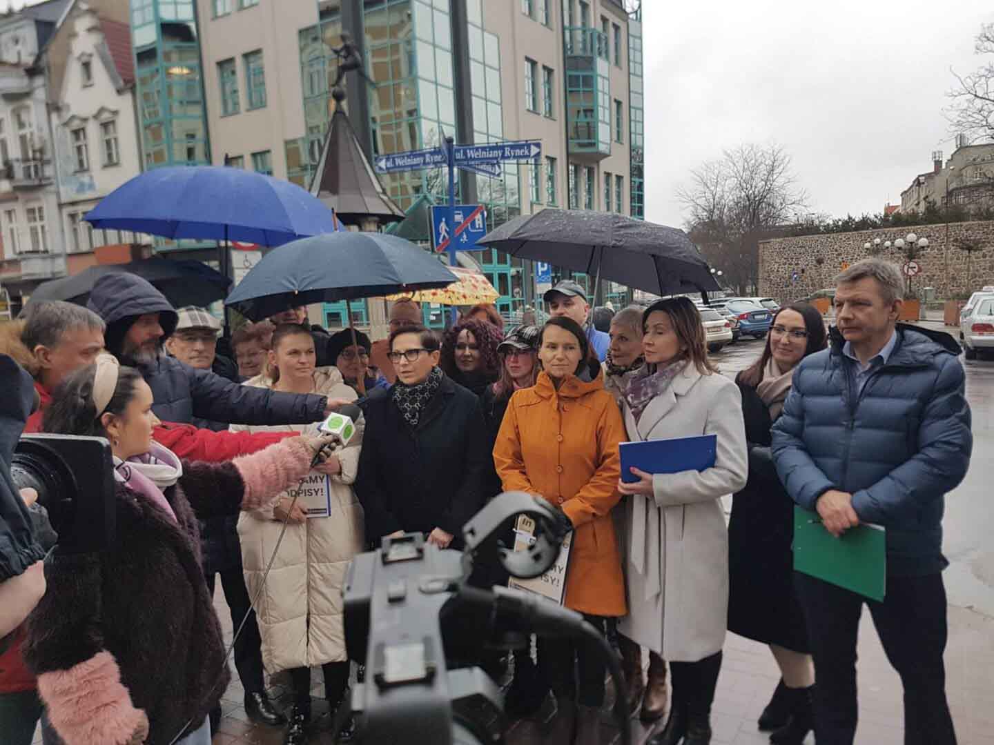 Konfa Gorzów Rozgonimy czarne chmury nad finansowaniem procedury In vitro w Polsce KO jeszcze zbiera podpisy w tej sprawieWIDEO