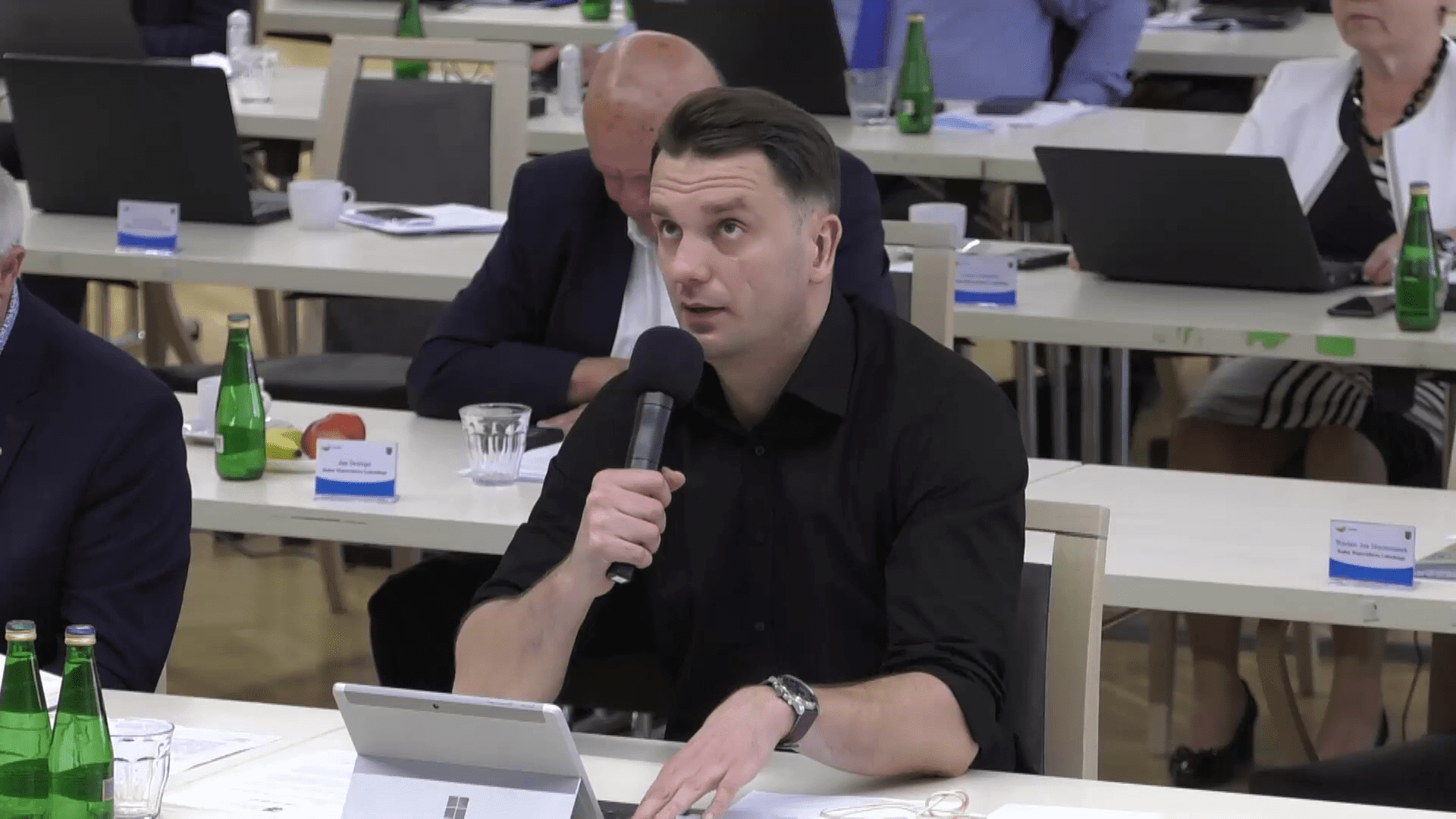 vlcsnap-2022-02-09-10h42m27s615 Łukasz Mejza musiał oddać urzędowi marszałkowskiemu 750 tys zł