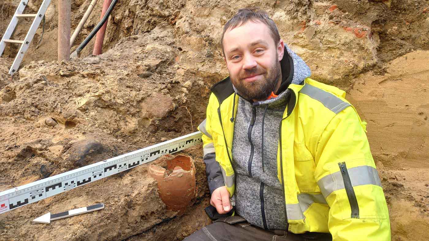   Archeolodzy w Gorzowie Wlkp natknęli się na piwnice i ceramikę z przełomu XIVXV w ZDJĘCIA