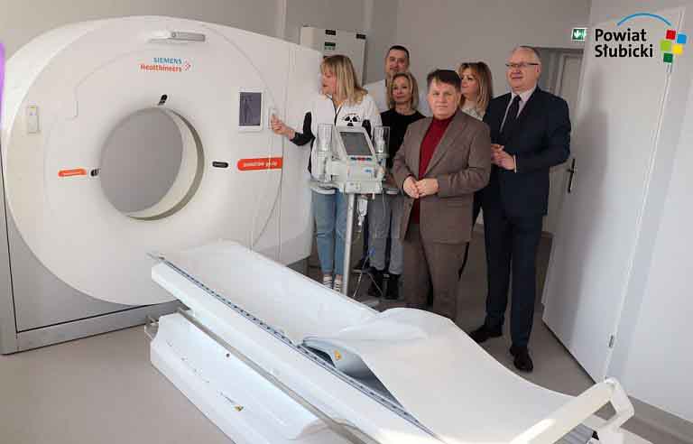 Na zdjęciu tomograf w nowej sali.