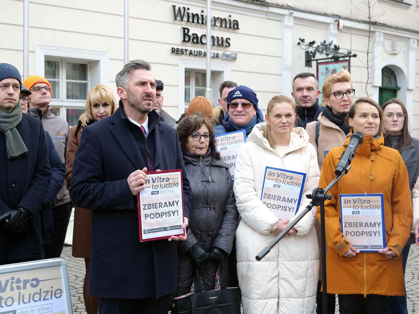 328660568_1629481524152686_5736887943220725935_n Głośne TAK dla in vitro 15 mln par boryka się z problemem bezpłodności