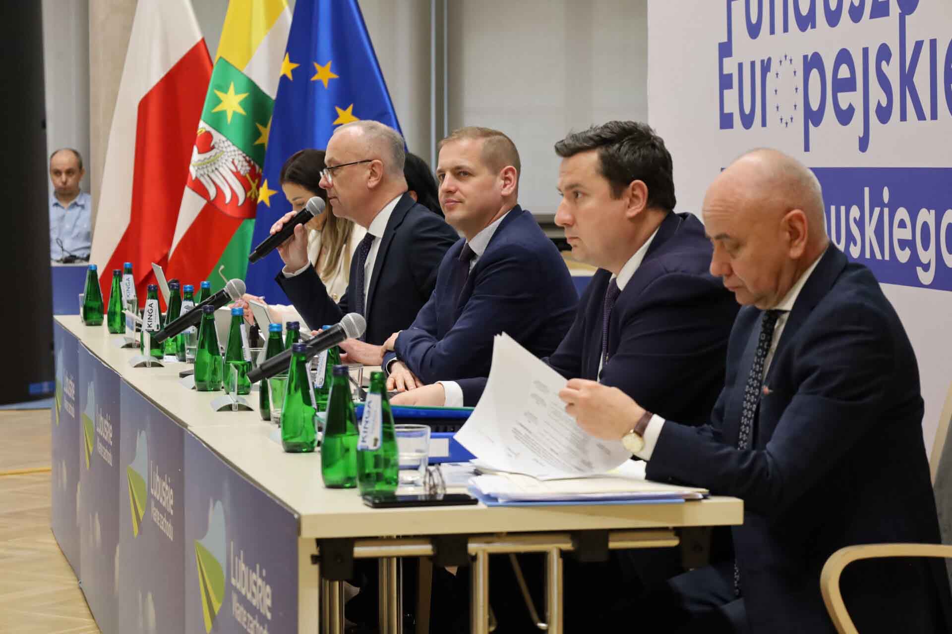   O podziale unijnych pieniędzy po raz pierwszy