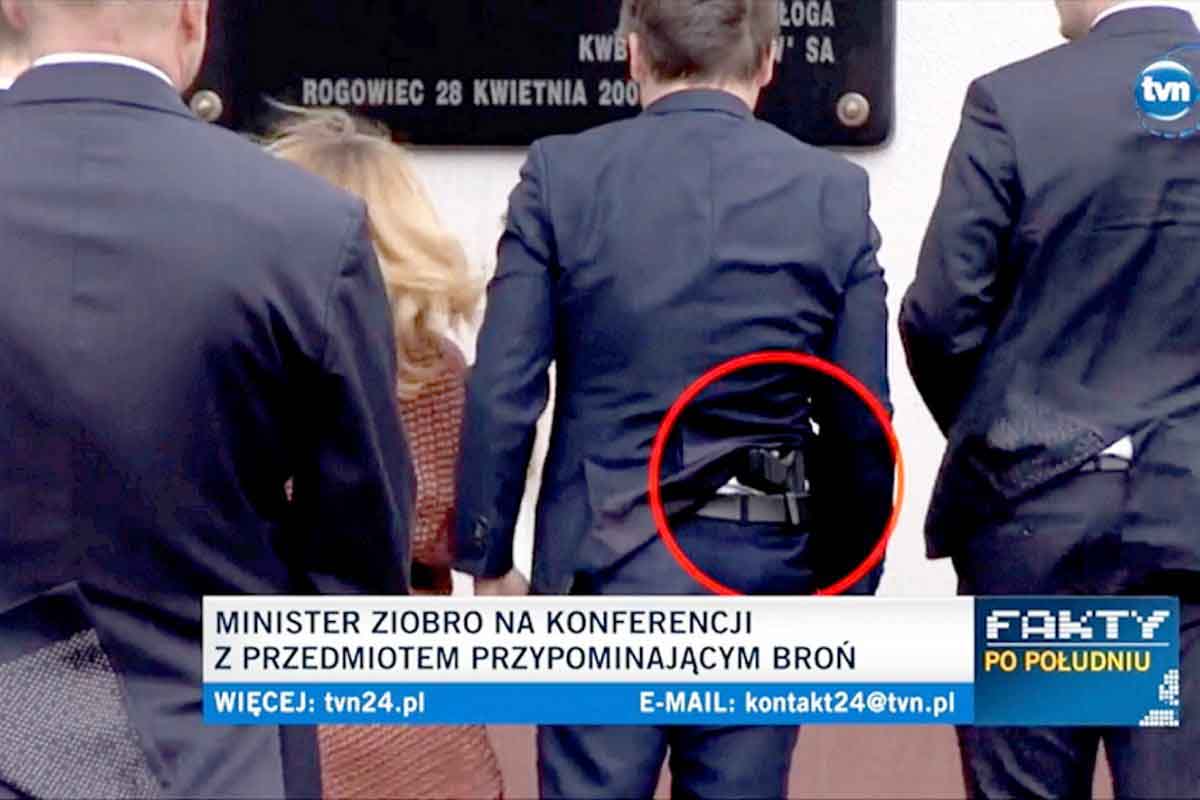   Ręce do góry KOMENTARZ