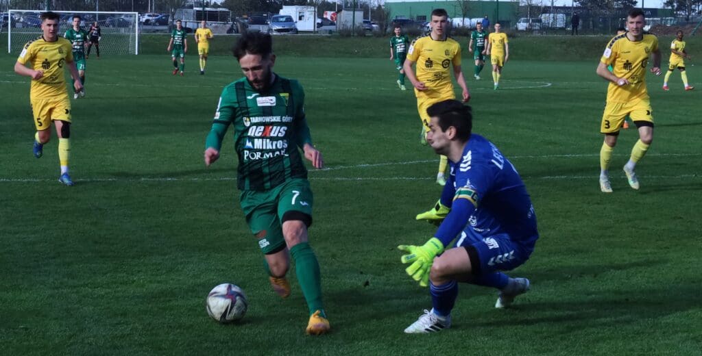 Lechia traci punkty w 90+3 minucie. Bramki strzelają obrońcy (ZDJĘCIA) Lechia traci punkty w 90+3 minucie. Bramki strzelają obrońcy (ZDJĘCIA) Czternastu mężczyzn na boisku