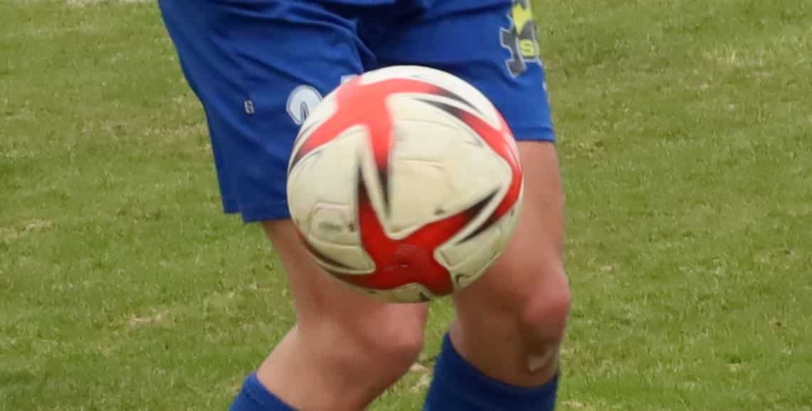 IMG_9965 Piłka na boisku Piłkarski weekend 28 30 kwietnia Syrena nie daje szans Odrze w hicie IV ligi WYNIKI