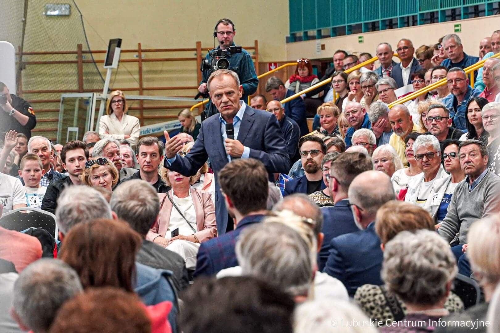   Donald Tusk w Sulechowie  Ta władza ustąpi tylko przed zorganizowaną siłą WIDEO GALERIA