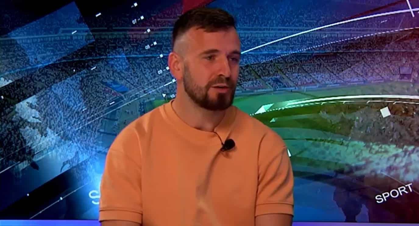 Mężczyzna w pomarańczowej koszulce  Emil Drozdowicz Stworzyliśmy sobie mało sytuacji i to mnie martwi WIDEO