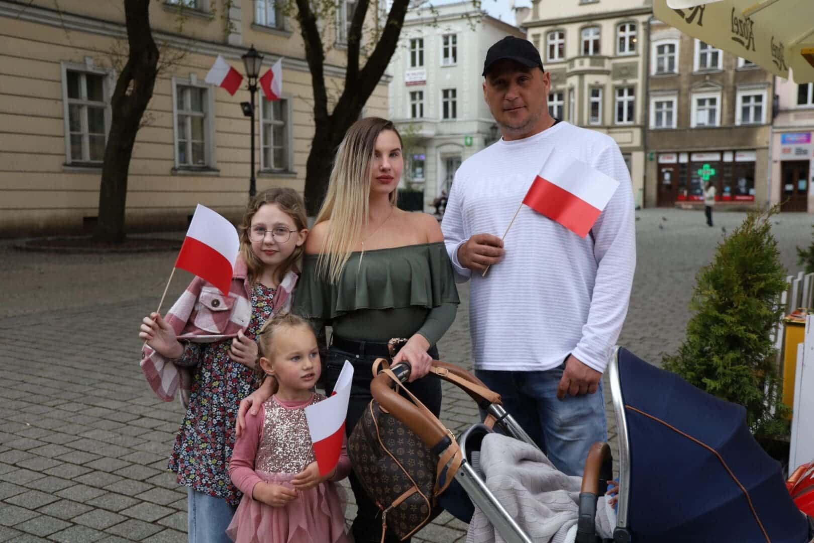 IMG_3616 Setki biało czerwonych dla zielonogórzan