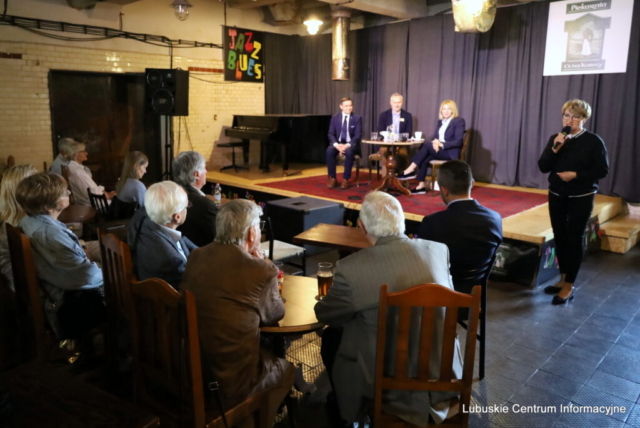 IMG_4634 Spotkanie z posłami Koalicji Obywatelskiej w Piekarni Cichej Kobiety w Zielonej Górze