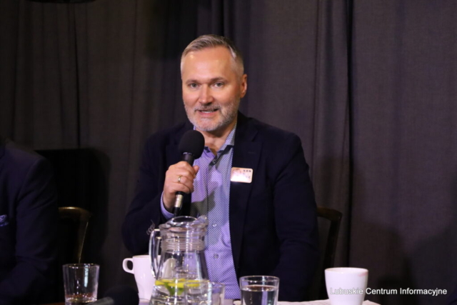 IMG_4670 Spotkanie z posłami Koalicji Obywatelskiej w Piekarni Cichej Kobiety w Zielonej Górze