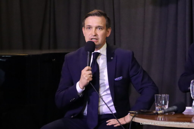 IMG_4692 Spotkanie z posłami Koalicji Obywatelskiej w Piekarni Cichej Kobiety w Zielonej Górze