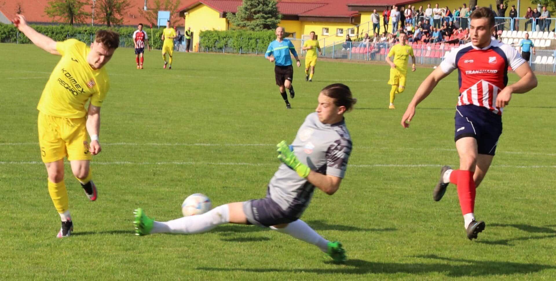 IMG_5571 Ośmiu mężczyzn na boisku Pogoń remisuje z Polonią Dwie najlepsze obrony IV ligi to i wynik 00 ZDJĘCIA