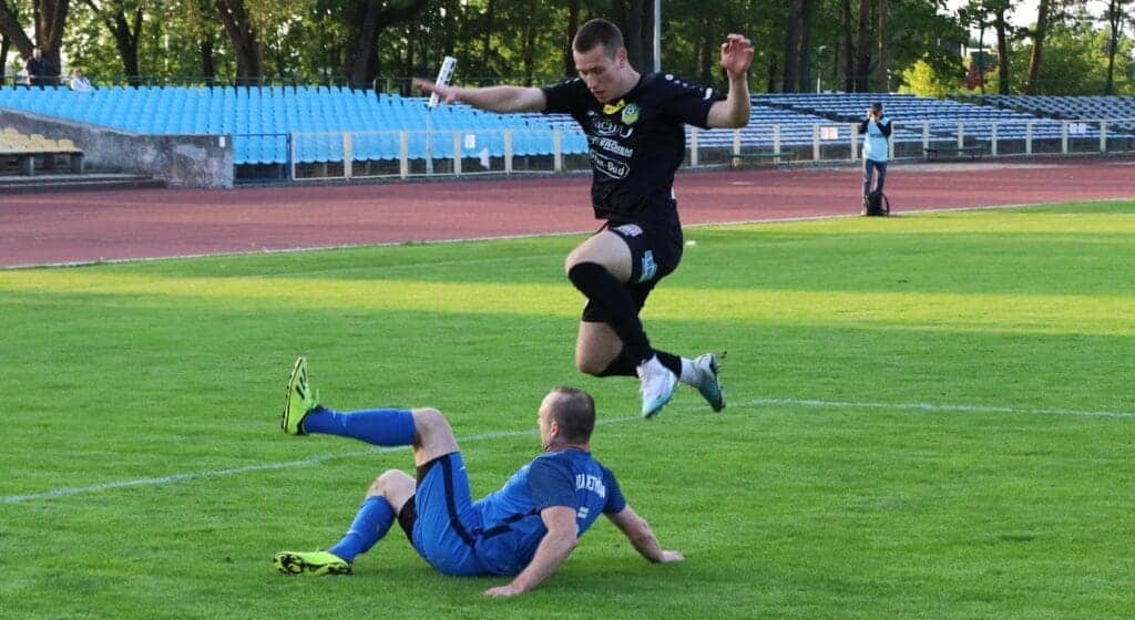 Dwaj piłkarze na boisku