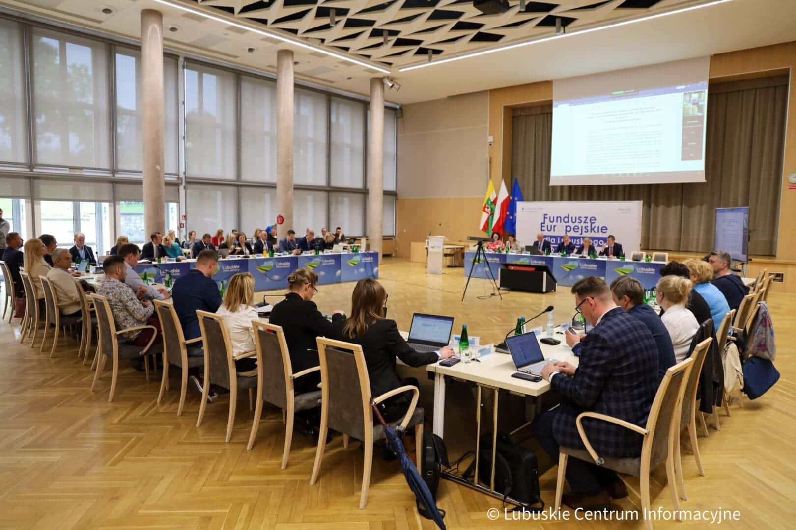   Mrówcza praca warta 915 mln euro GALERIA