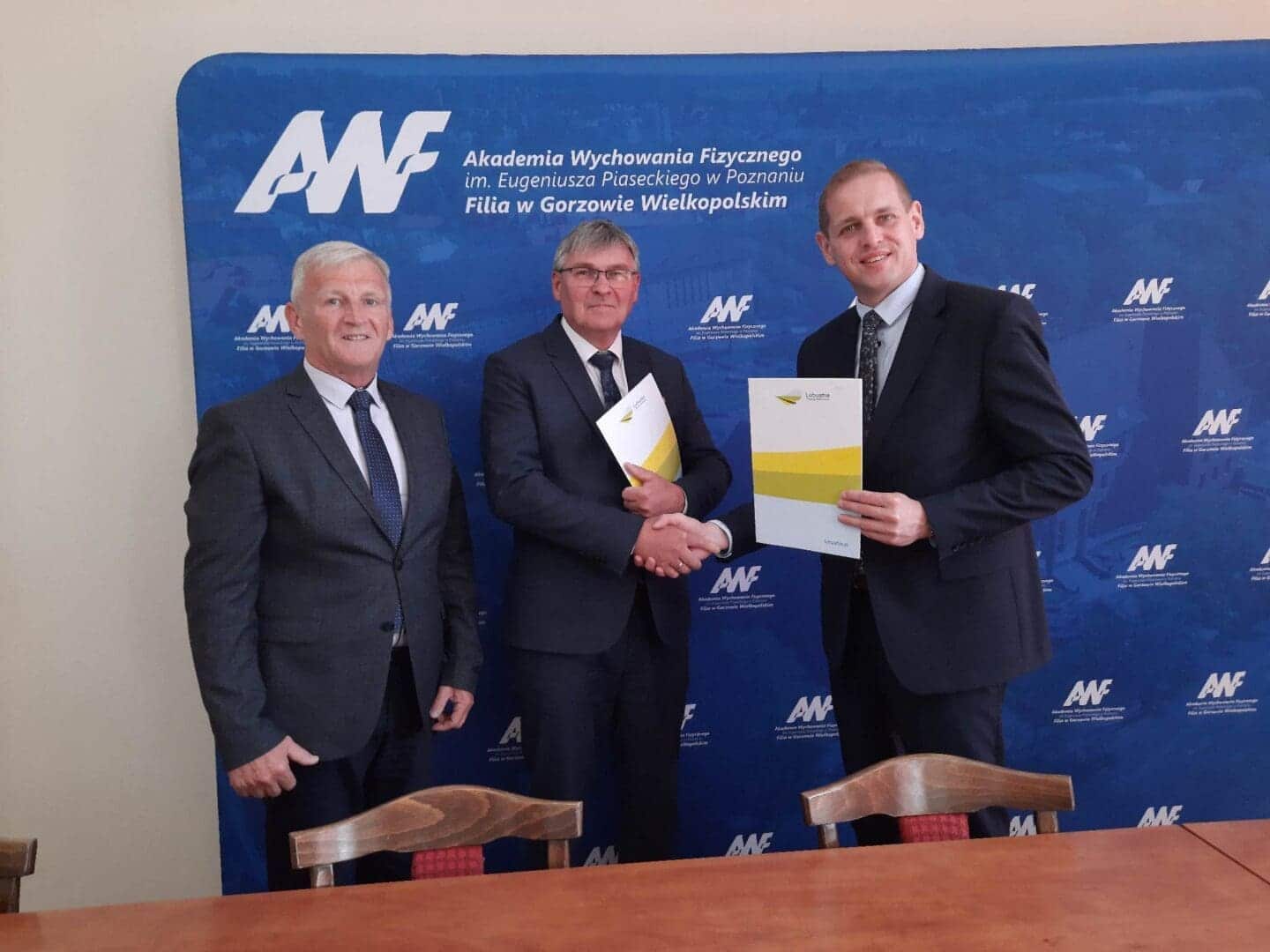  Kolejne wsparcie dla gorzowskiej filii AWF przypieczętowane umową WIDEO