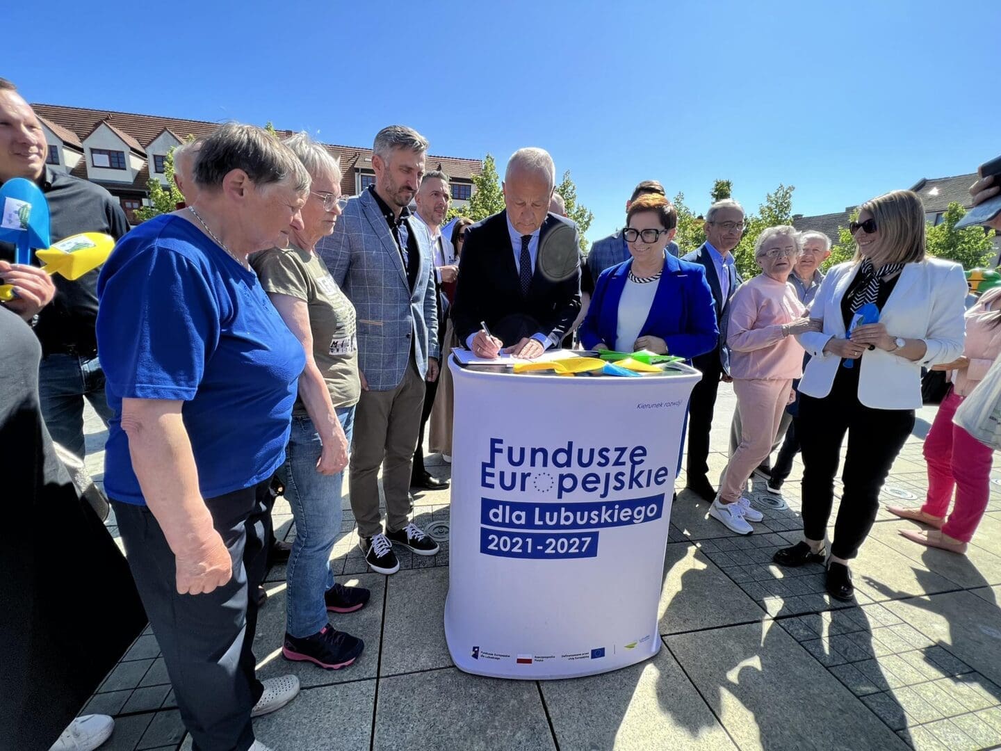   Funduszowy piknik w Drezdenku z prezentem dla mieszkańców Podpisano umowę na IV etap obwodnicy WIDEO GALERIA