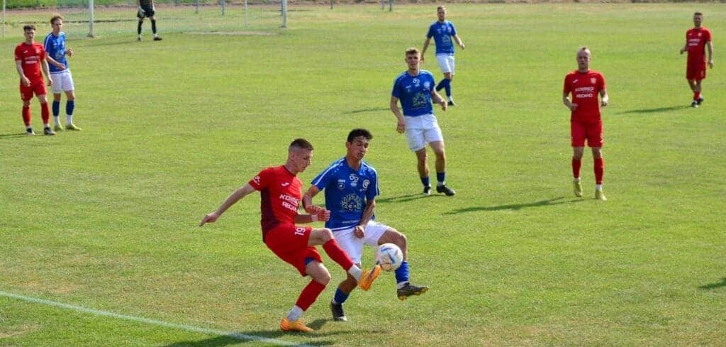 Odra szuka trenera. Snajperski popis Stefanowicza (PODSUMOWANIE) Ośmiu mężczyzn na boisku