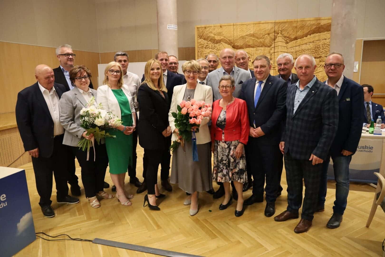   Jest absolutorium dla zarządu województwa