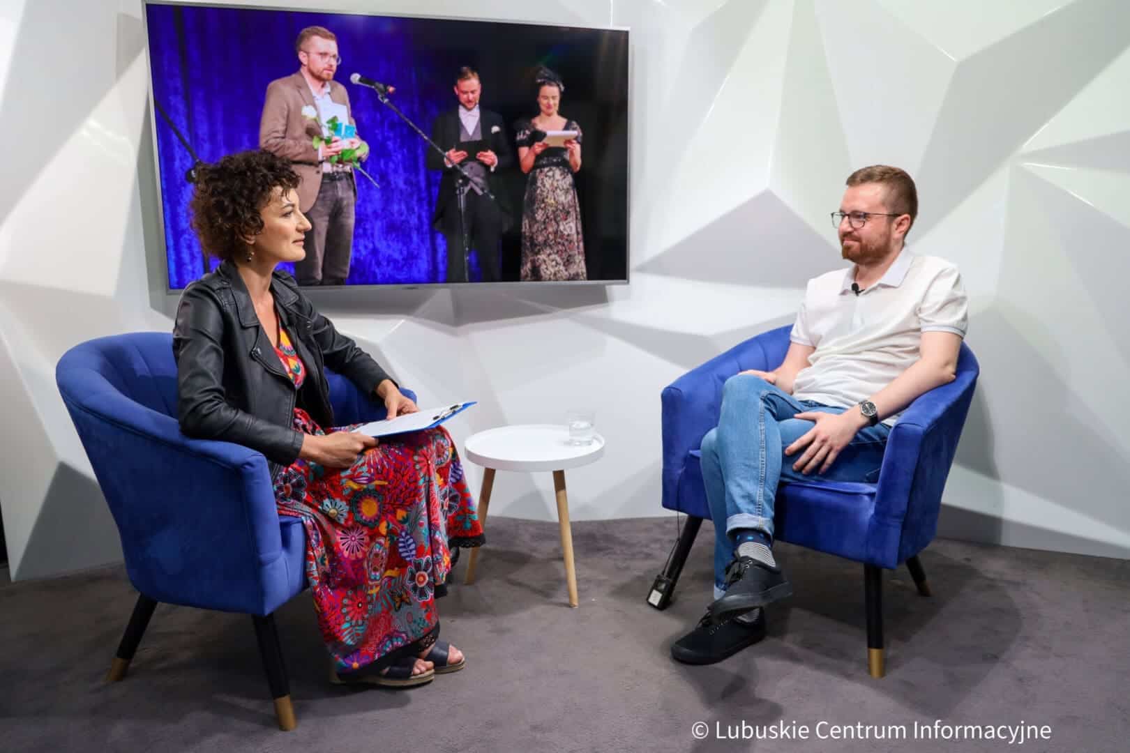 Rozmowa w studiu LCI z Mateuszem Pojnarem  Mateusz Pojnar laureat Polsko Niemieckiej Nagrody Dziennikarskiej  Najważniejsza jest opowieść WIDEO