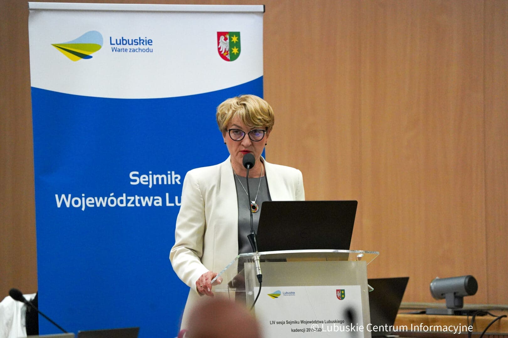 SESJA ABSOLUTORYJNA 2023-3 Wotum zaufania dla zarządu W tle dyskusja o Odrze WIDEO