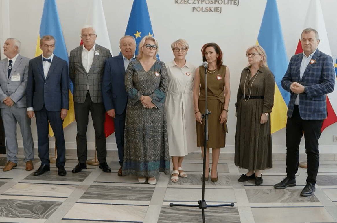   Marszałek Elżbieta Anna Polak  Ta specustawa to leczenie Odry betonem