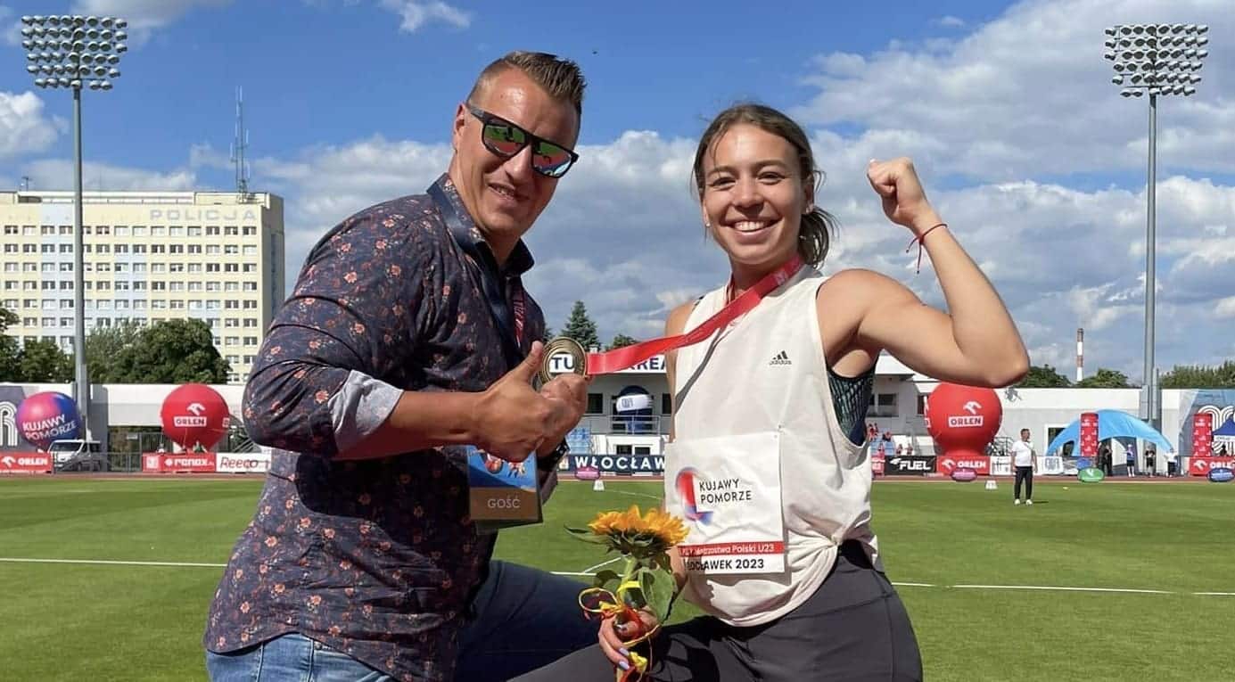 Uśmiechnięci kobieta i mężczyzna  Horowska gwiazdą mistrzostw Dziewięć medali dla Gorzowa