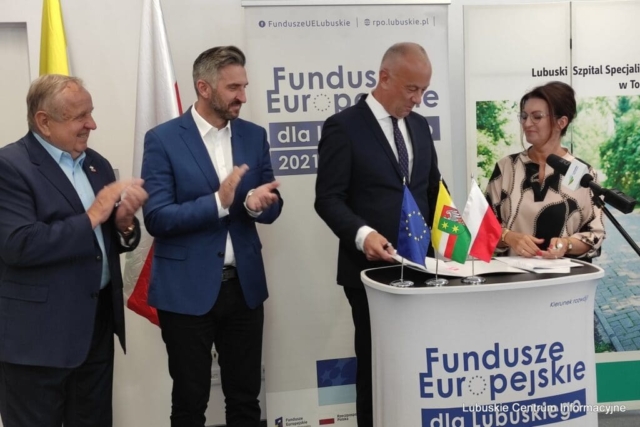 Podpisanie umowy na termomodernizację szpitala w Torzymiu