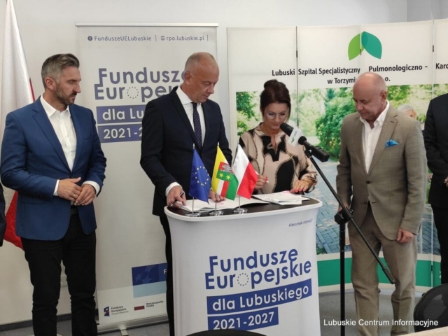 Podpisanie umowy na termomodernizację szpitala w Torzymiu