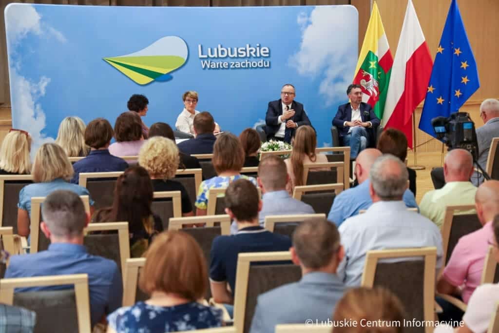 Debata o dezinformacji. Potrzeba zmian i odpowiedzialności za słowa (WIDEO) 